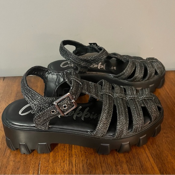Cape Robbin woven sandals. Women’s size 9. Like new! - Picture 2 of 11